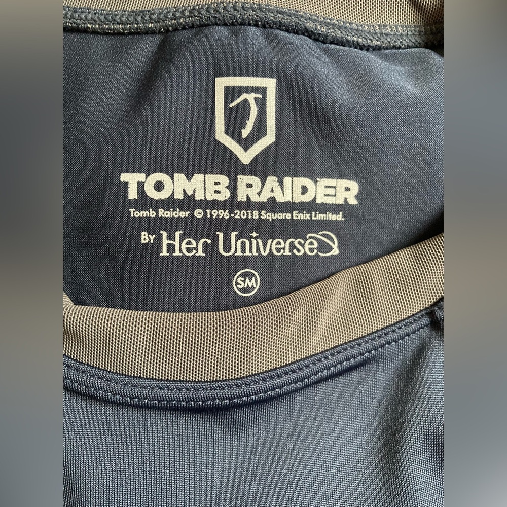Shadow of the Tomb Raider official licensed tank top Her Universe Hot Topic S